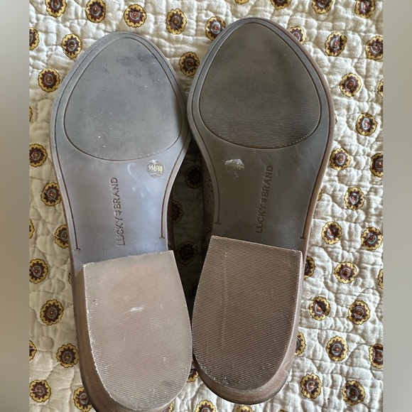 Lucky Brand Feyan Taupe Perforated Ankle Booties Size 9 - Picture 8 of 8